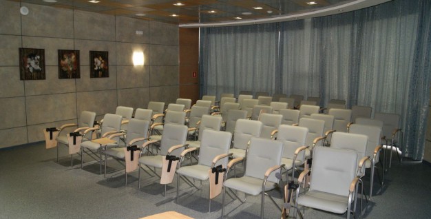 /images/conferenc-zal-1.jpg