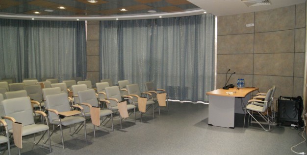 /images/conferenc-zal-3.jpg